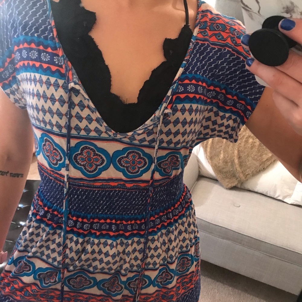 Colorful Eye Catching Top! - Picture 3 of 5